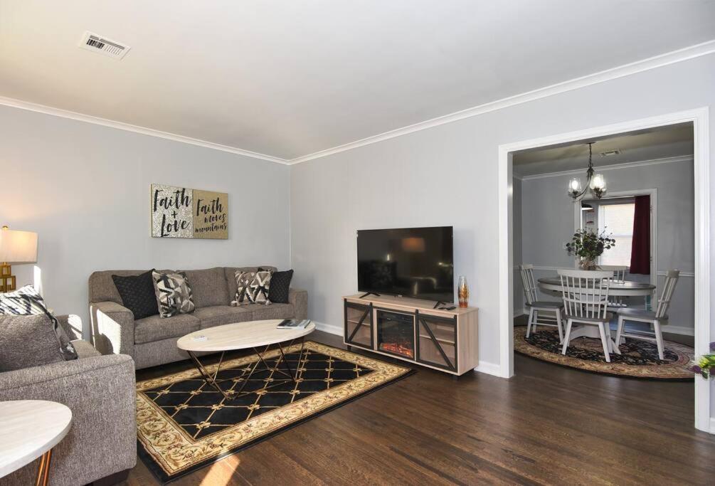 Blue Flamingo'S Charming Home-Heart Of Tulsa2- Cherry St-Expo-11Th Bagian luar foto